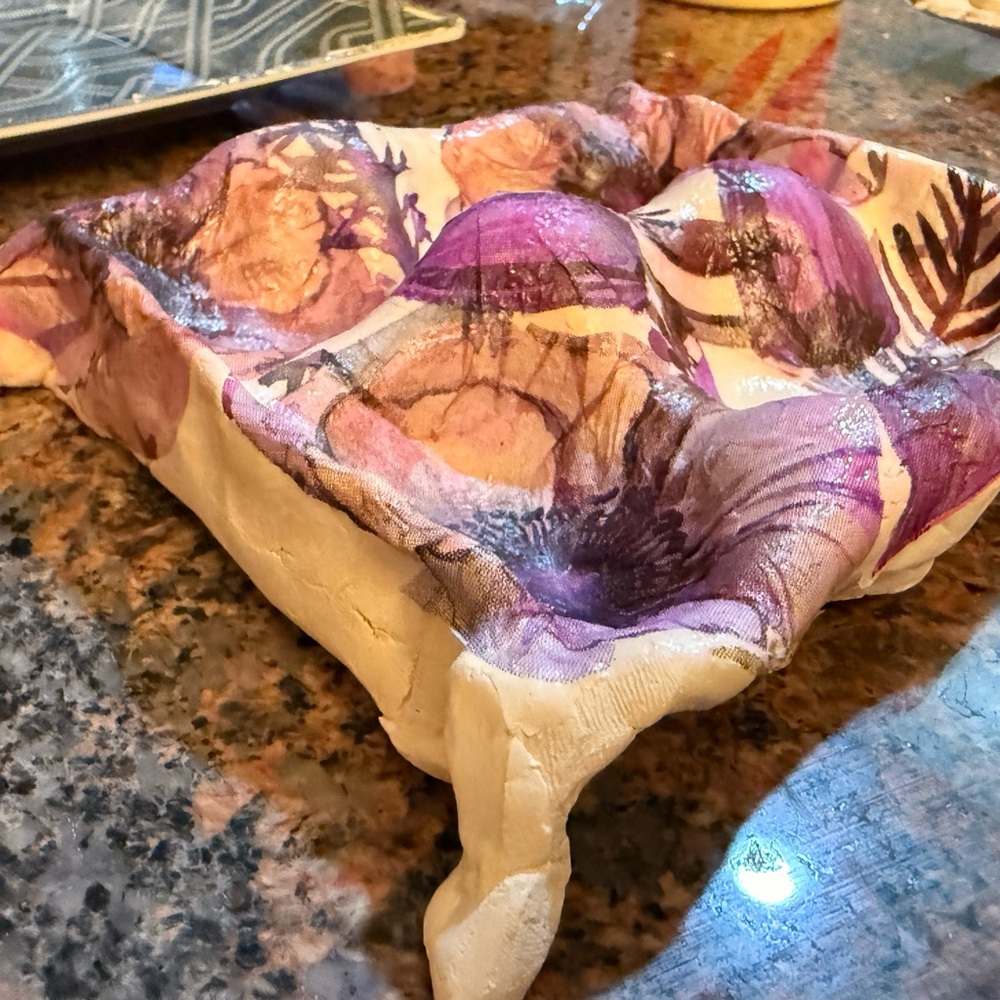 Floral Egg Holder - Picture 4 of 4